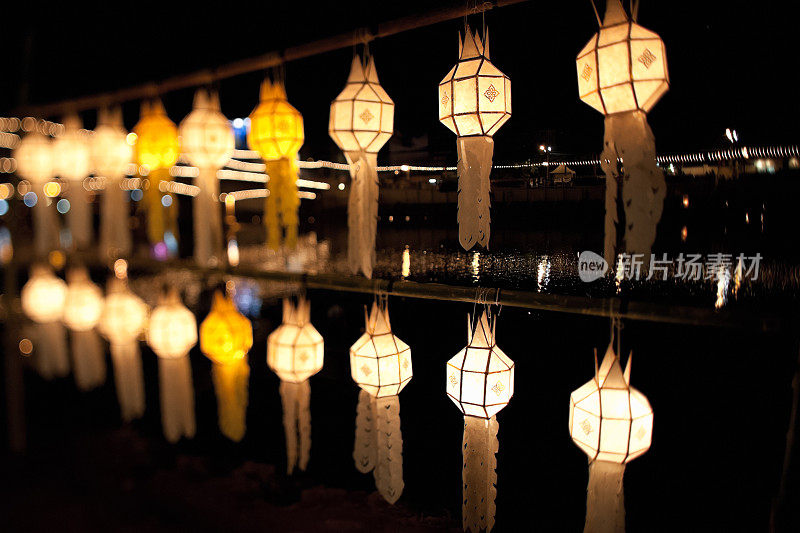 Loi Krathong - Khom Kwaen(挂灯笼)